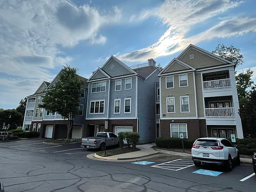 604 Bristol Village Dr #B05 Photo 1