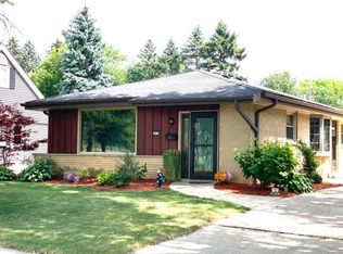 3670 S 97th St, Milwaukee, WI 53228