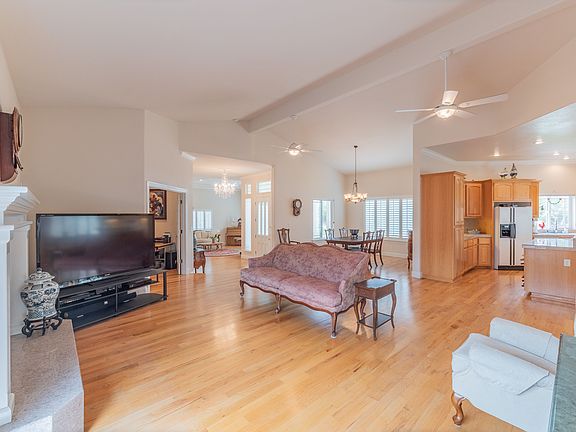 5th image of 732 Oak Canyon Ct