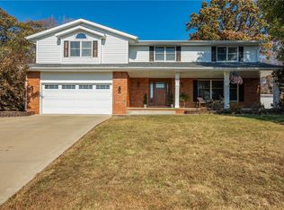1025 Cardinal Dr, Effingham, IL 62401