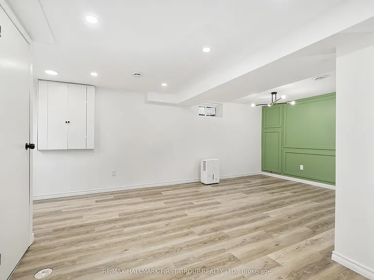 660 Mackechnie Cres #LOWER — Photo 9