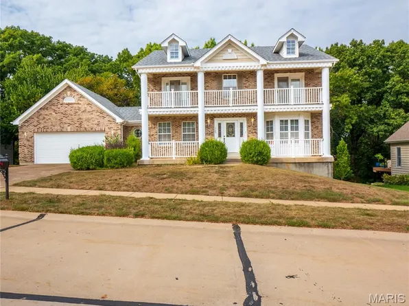 1525 Clayton Woods Ct, Ballwin, MO 63011