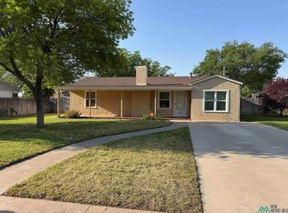 805 W Centre Ave, Artesia, NM 88210