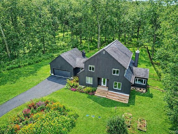 4th image of 16 Oxford Springs Road