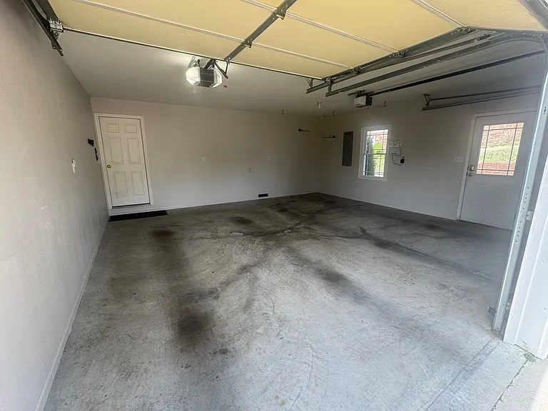1108 Meadows Pl — Photo 11