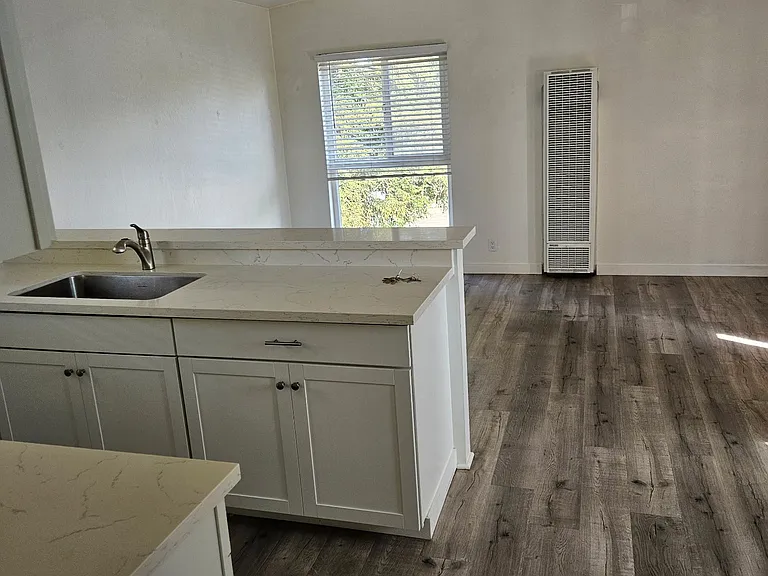 1936 Stuart St #4 — Photo 5