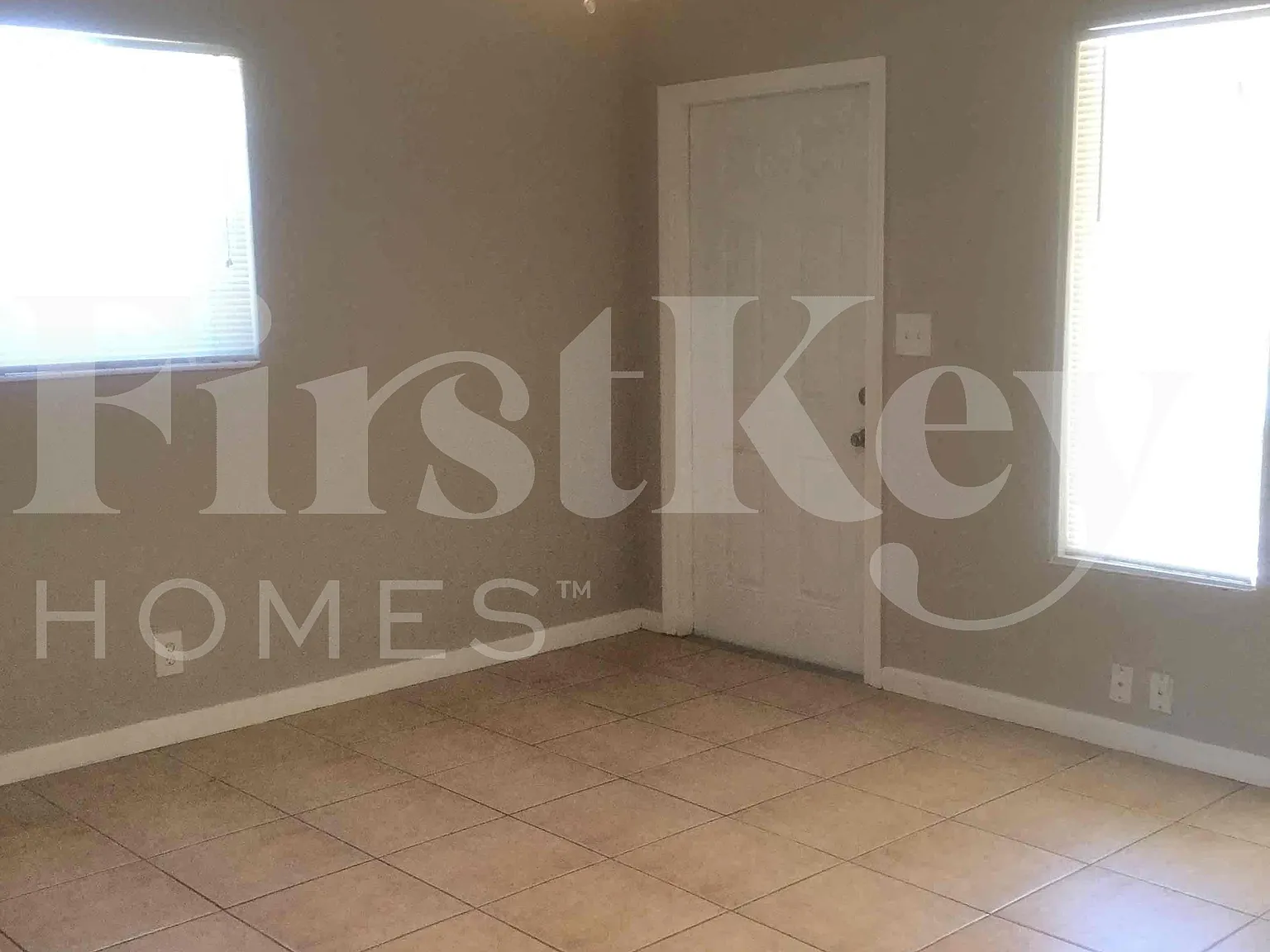 4 bed, 2.0 bath, 1371 sqft, $3,530 — Photo 3