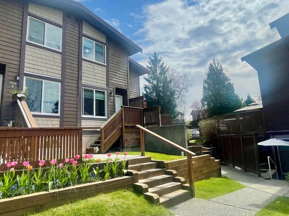 306 Highland Way #4, Pt Moody, BC V3H 3V7