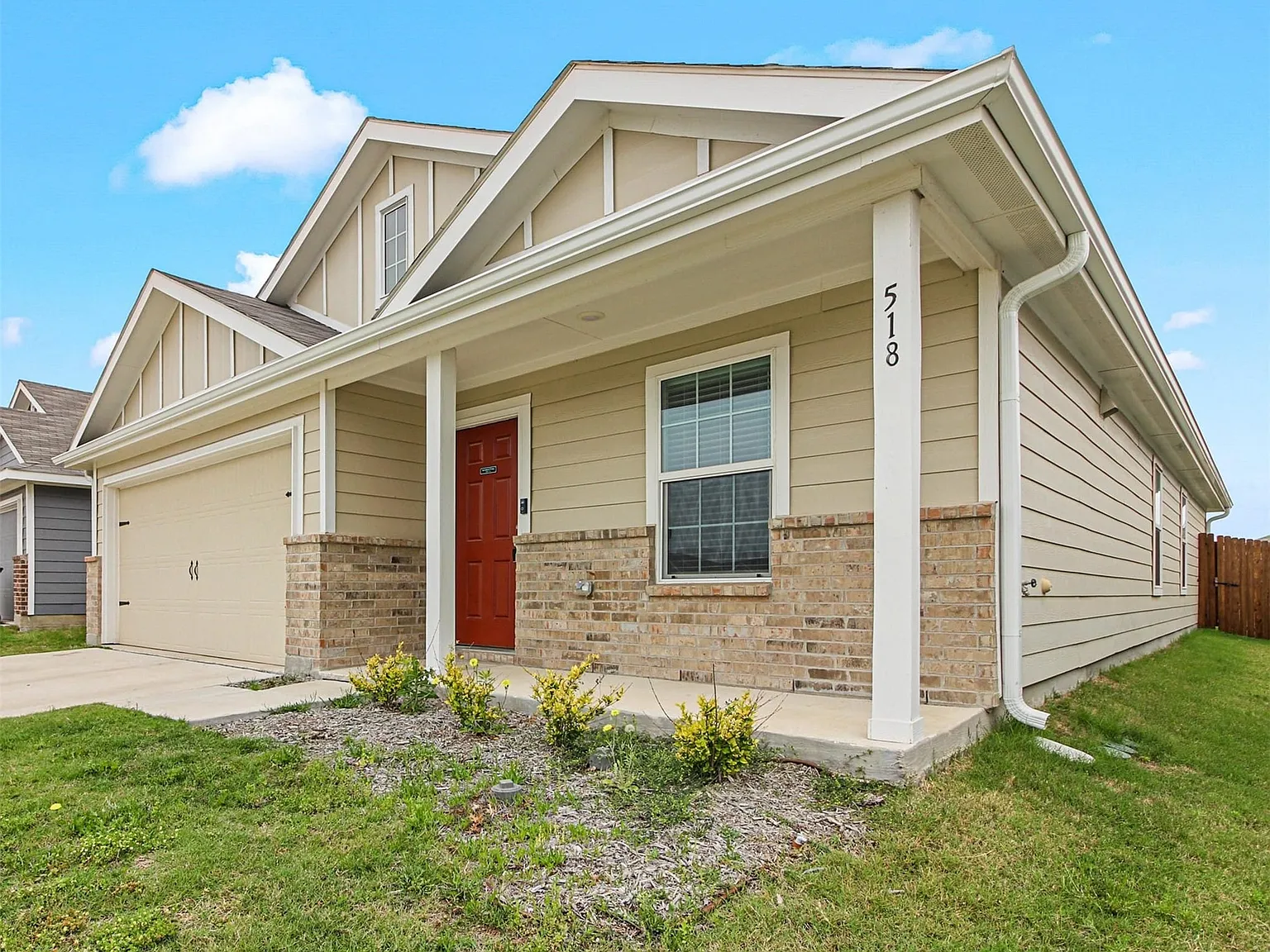 4 bed, 2.0 bath, 1675 sqft, $2,100 — Photo 2
