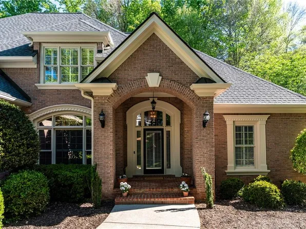 1215 River Laurel Dr, Suwanee, GA 30024