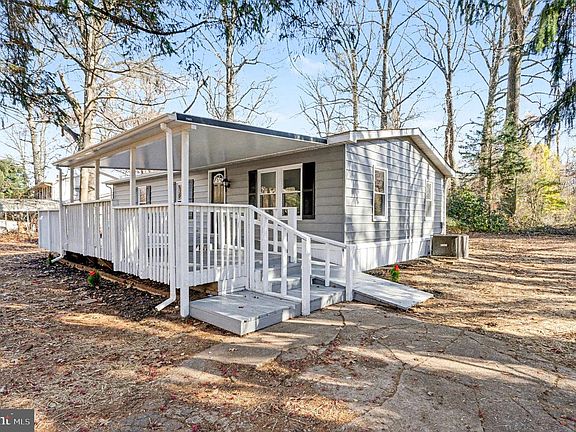 3rd image of 3411 Nova Scotia Rd