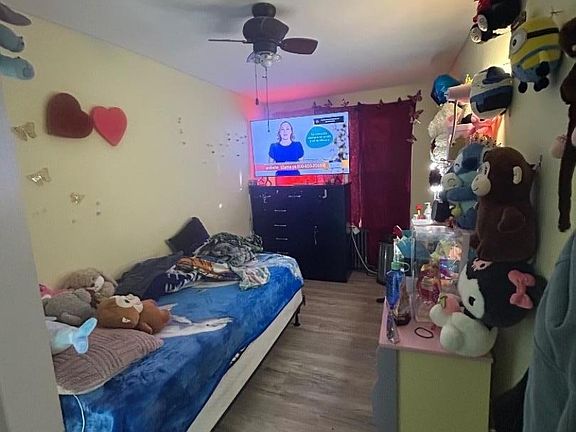 4th image of 42 Whitewood Ave