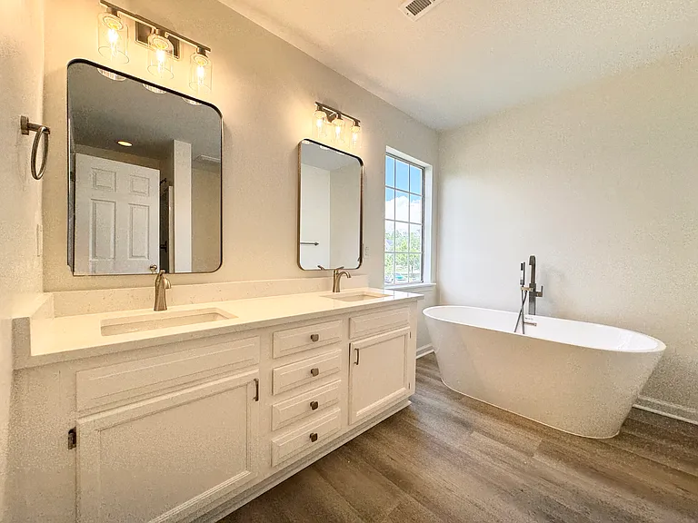 8413 Hirsch Dr — Photo 9