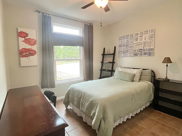 611 Newport Dr — Photo 18