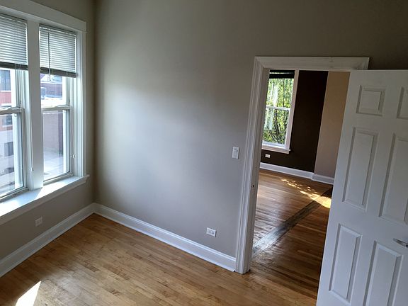 5th image of 2506 W Argyle Street # Top Floor