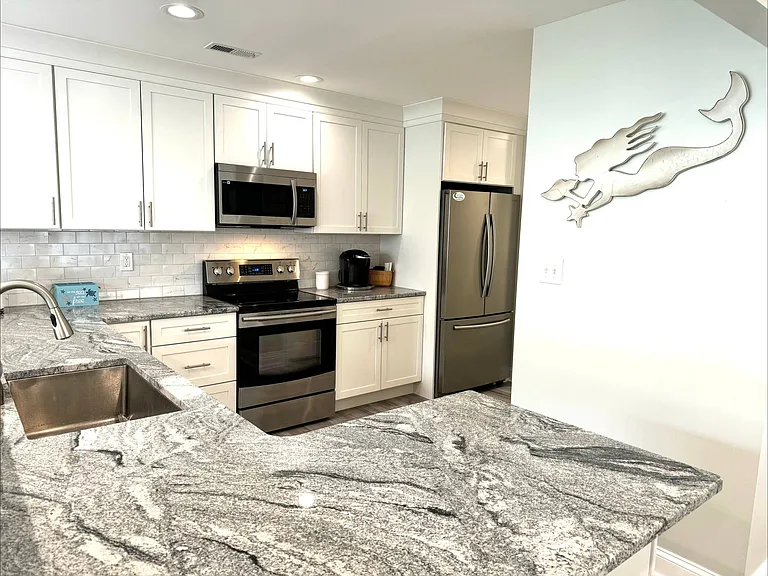 20229 Catherine Ct #11 — Photo 6