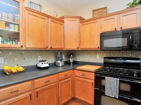 3rd image of 5884 S Courtland Dr