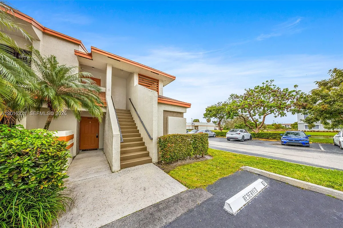 Building Photo - 5521 Courtyard Dr #5521