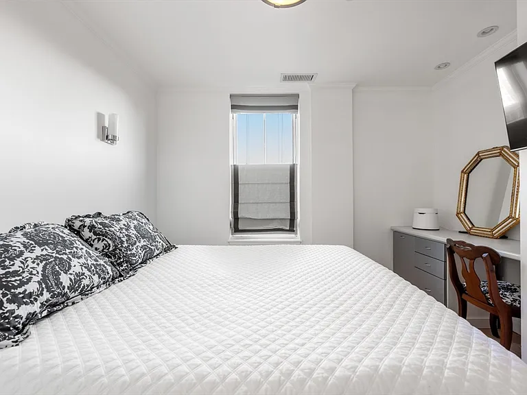 75 Clarendon St #604 — Photo 13