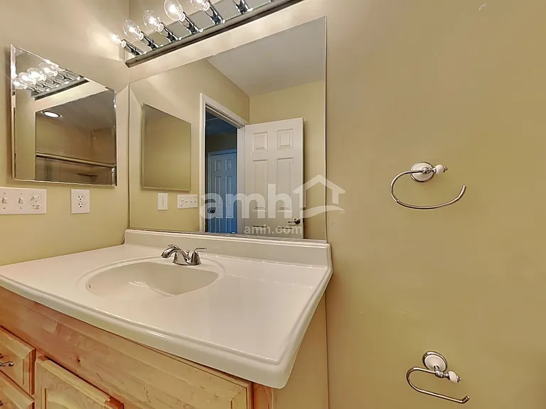 111 Graduate Ln — Photo 16