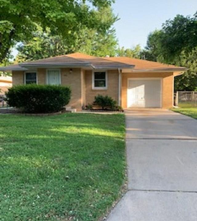 1st image of 419 W 24th Ave