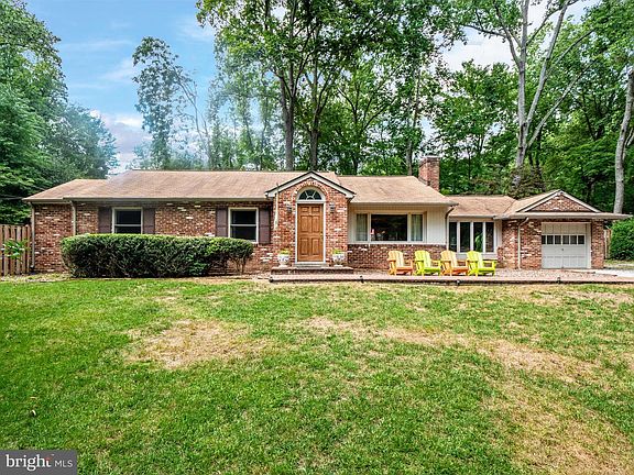 4th image of 7600 Admiral Dr