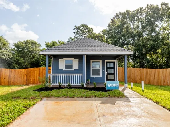 9703 Marie Village Court, Conroe, TX 77306