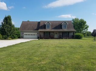 16230 E Lakeview Ln, Lewistown, IL 61542
