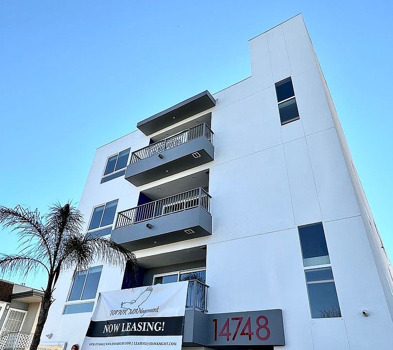 1st image of 14748 Victory Blvd #E9790525b