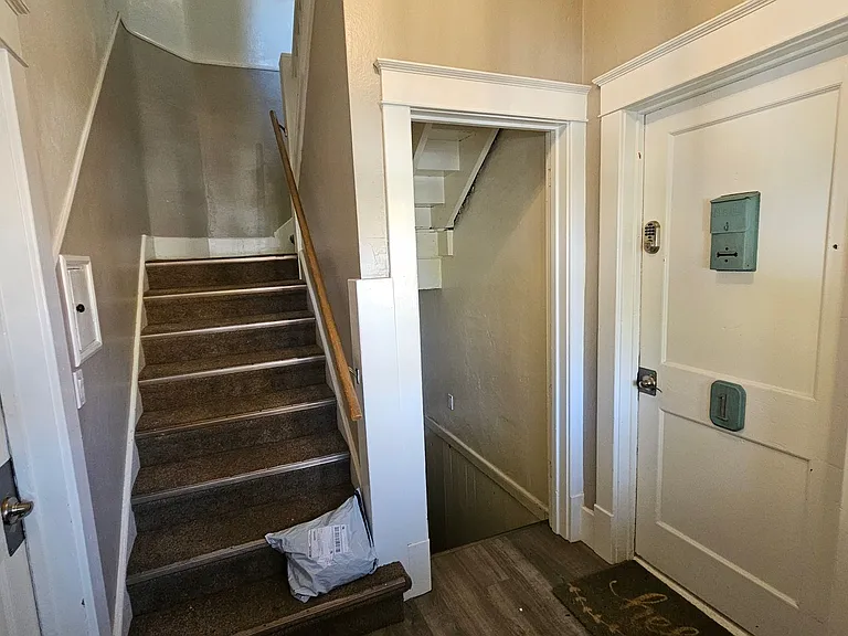 516 E Indiana Ave #D — Photo 2