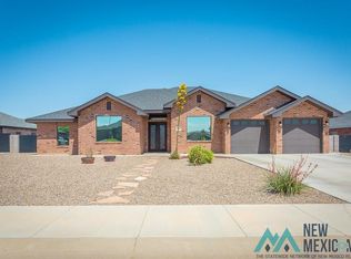 1005 Leslie Ln, Roswell, NM 88201