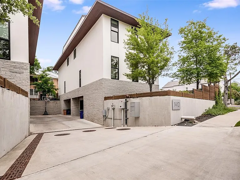 1410 Woodlawn Blvd #B — Photo 4