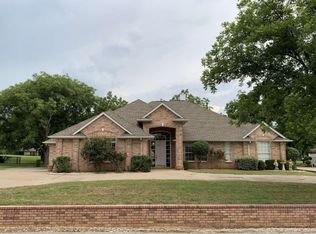 5704 Long Dr, Granbury, TX 76049