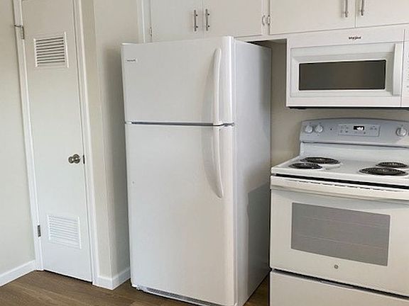 2nd image of 1050-1070-1090 Continental St #24
