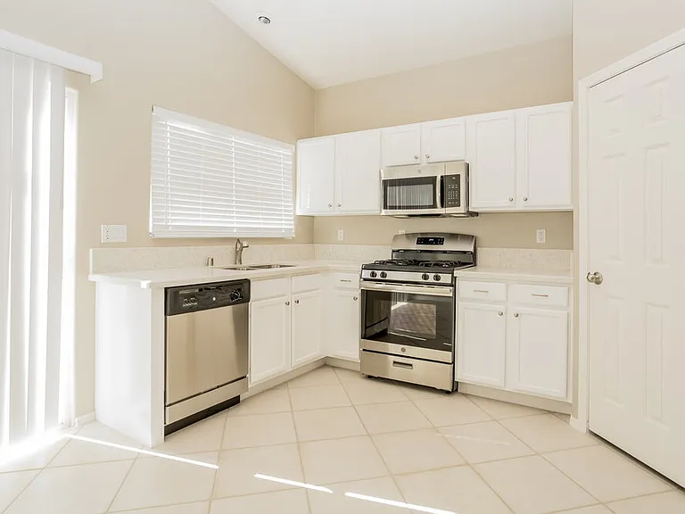 611 Snake Charmer Ave — Photo 5