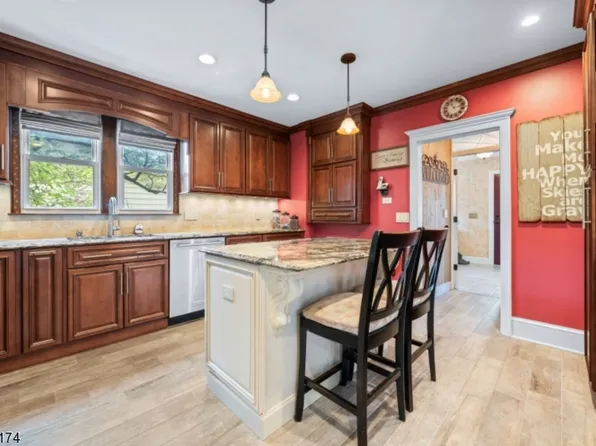 125 S 19th Ave, Manville Boro, NJ 08835