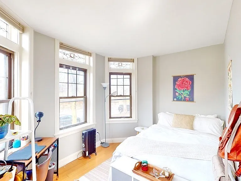394 Riverway #1 — Photo 4