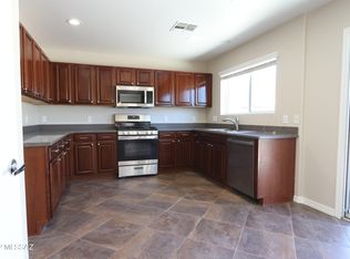 8418 W Razorbill Dr, Tucson, AZ 85757