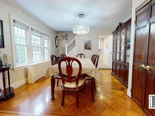 1992 New York Avenue image 4 of 18