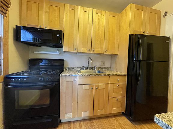 5th image of 3324 Lyndale Ave S