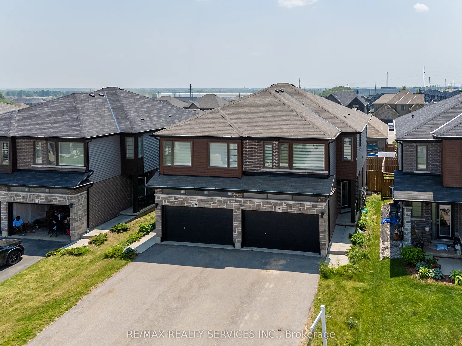 4 bed, $2,649 — Photo 2