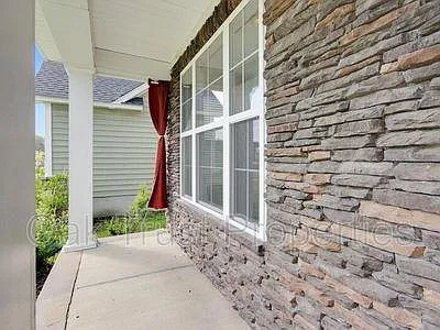 210 Foxbank Plantation Blvd — Photo 2