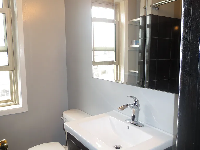 1114 Oregon Ave — Photo 6