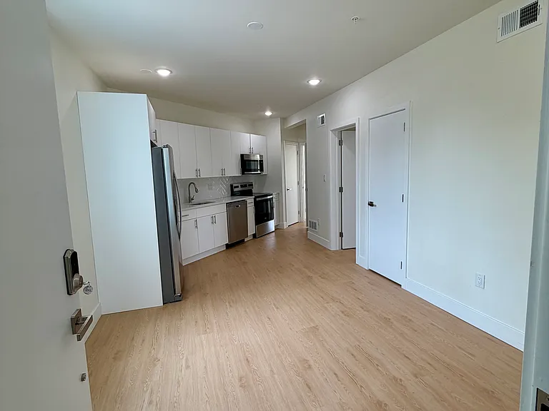 4212 Lancaster Ave #202 — Photo 22