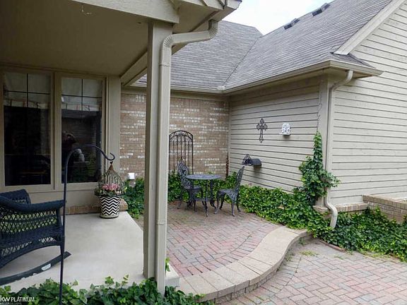 5th image of 16977 Coral Ln #145