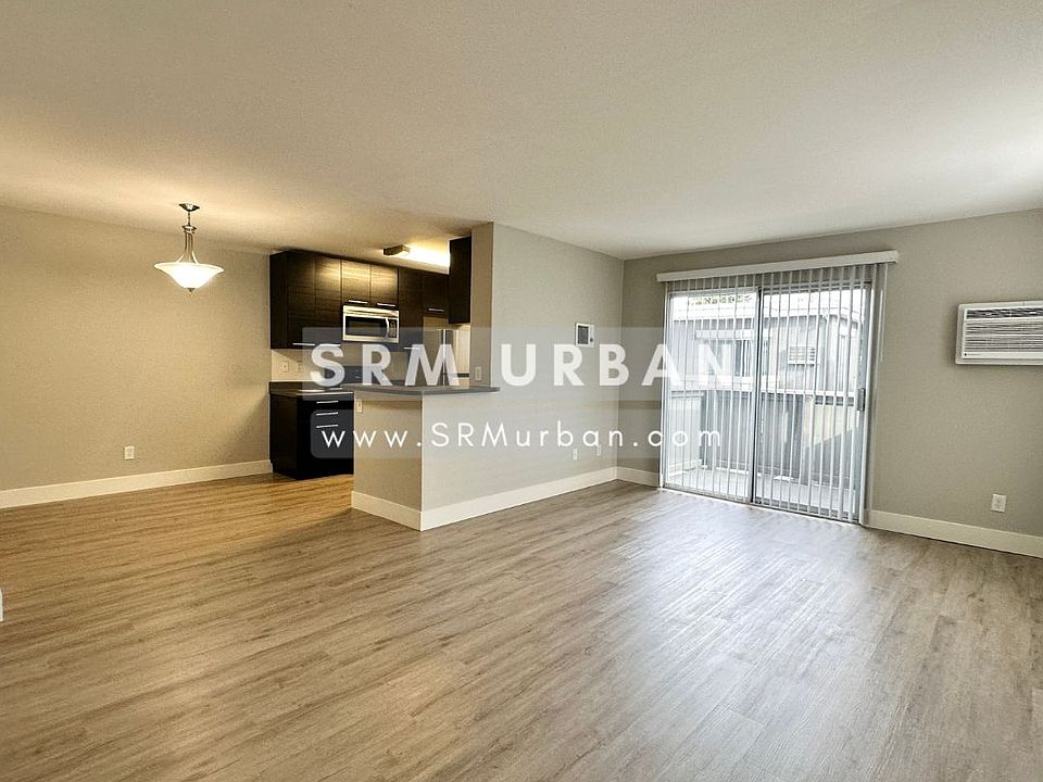 1st image of 4612 Ohio St #34