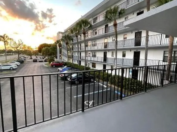 9235 8th St Unit 1-403, Boca Raton, FL 33428