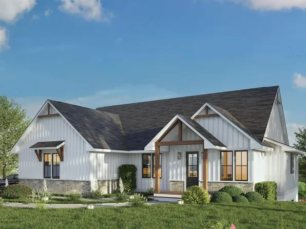 8082 S Skye Hill Dr, Traverse City, MI 49684