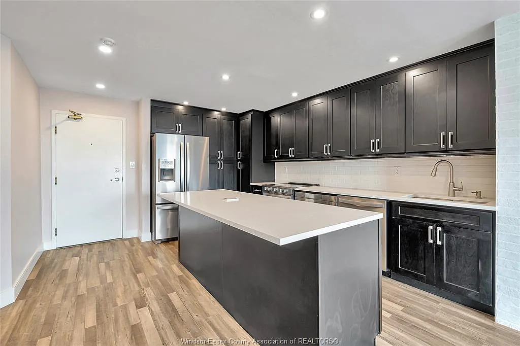 2 bed, 2.0 bath, 1135 sqft, $2,600 — Photo 2