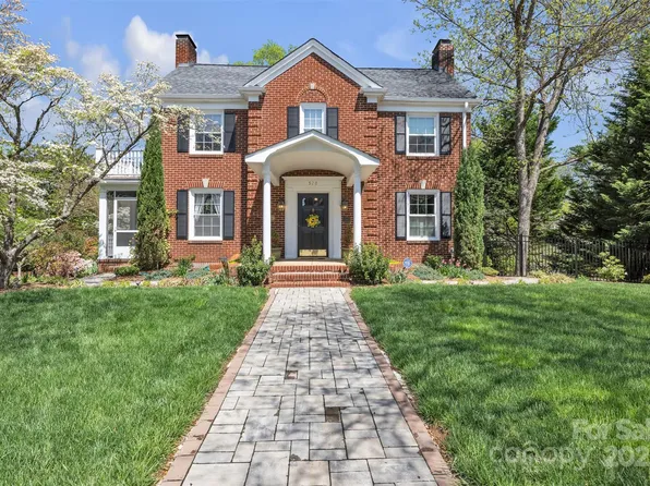 528 1st Ave NW, Hickory, NC 28601